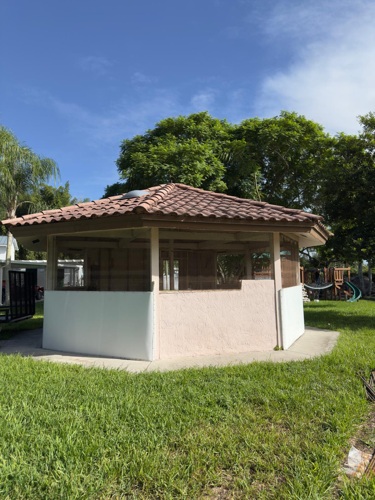Large luxury kitchen LED lighting - LMV Construction