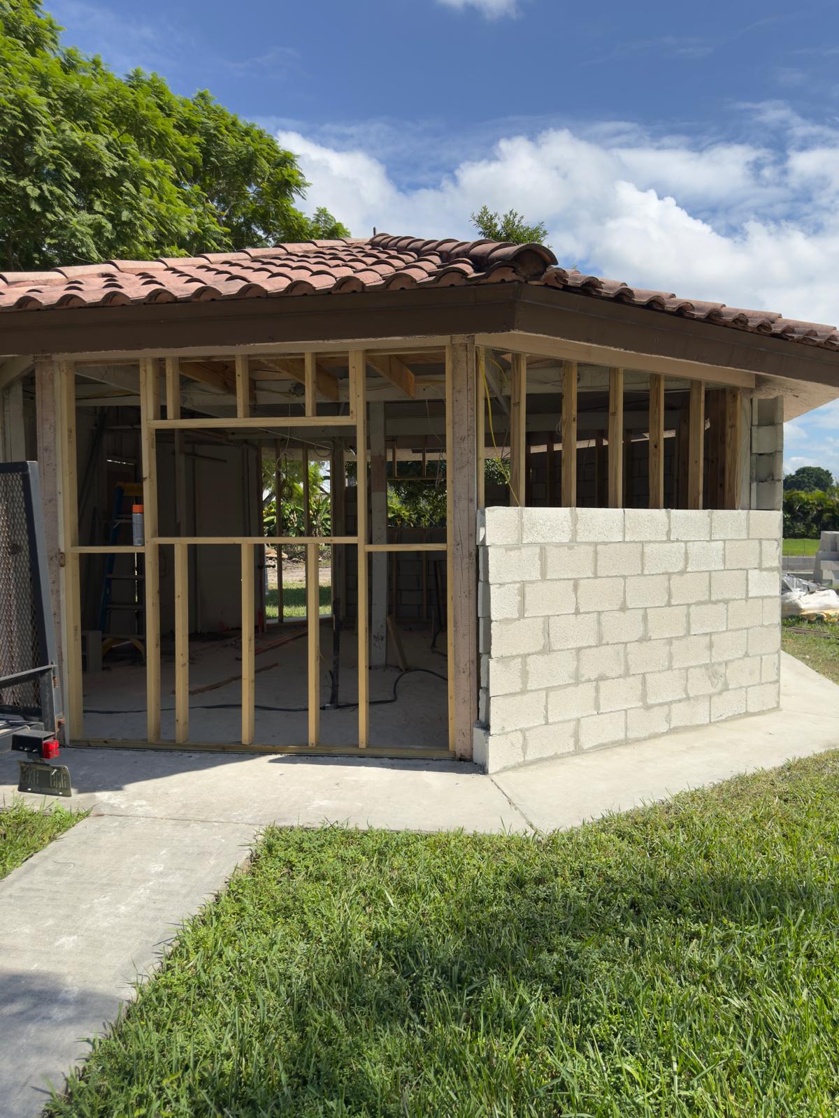 Concrete foundation pour - LMV Construction